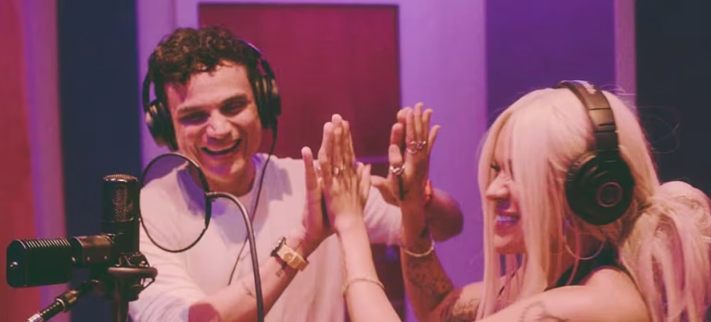 Se filtra video de lo que sería la grabación de la nueva canción de Karol G y Silvestre Dangond